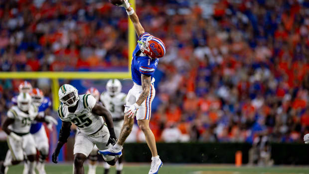 Florida Gators wide receiver Ricky Pearsall makes a one-handed catch against the Charlotte 49ers.